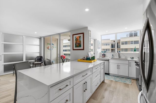 1236 Hillsboro Mile Hillsboro Mile 406, Hillsboro Beach, FL 33062
