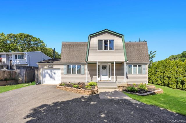 358 Holbrook Road, Ronkonkoma, NY 11779