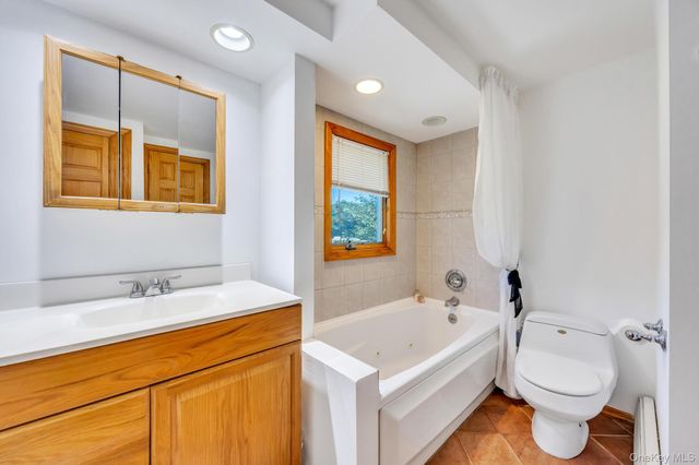 358 Holbrook Road, Ronkonkoma, NY 11779
