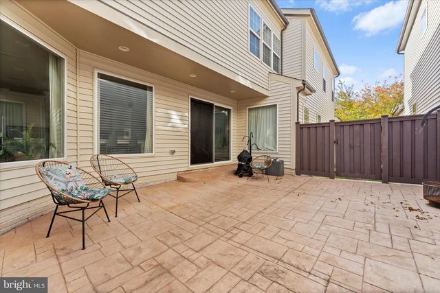 20433 SAVIN HILL DR, Ashburn, VA 20147