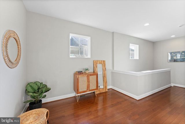 20433 SAVIN HILL DR, Ashburn, VA 20147