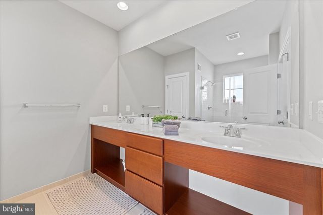 20433 SAVIN HILL DR, Ashburn, VA 20147