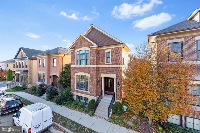 20433 SAVIN HILL DR, Ashburn, VA 20147