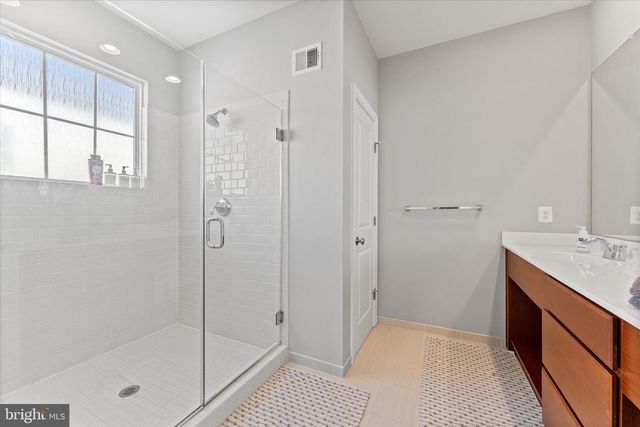 20433 SAVIN HILL DR, Ashburn, VA 20147