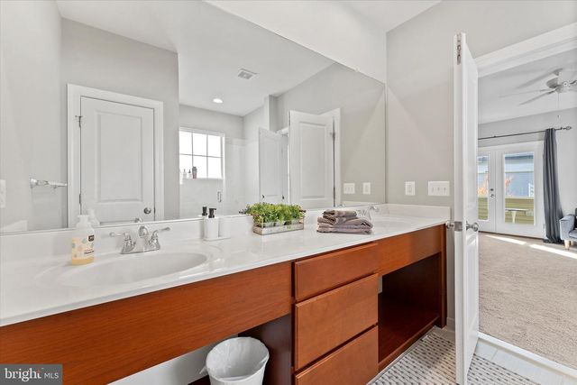 20433 SAVIN HILL DR, Ashburn, VA 20147