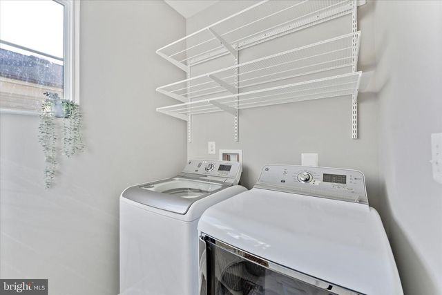 20433 SAVIN HILL DR, Ashburn, VA 20147