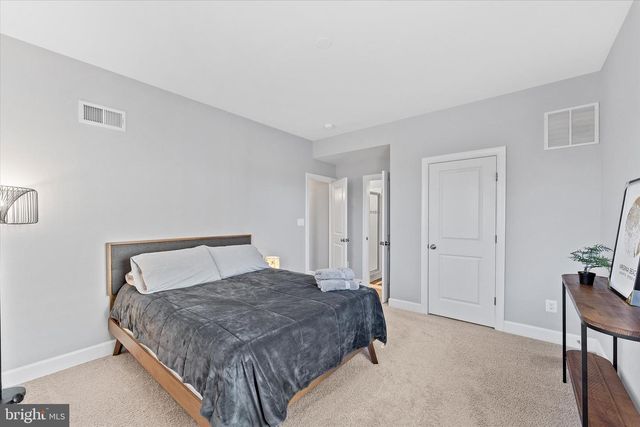 20433 SAVIN HILL DR, Ashburn, VA 20147