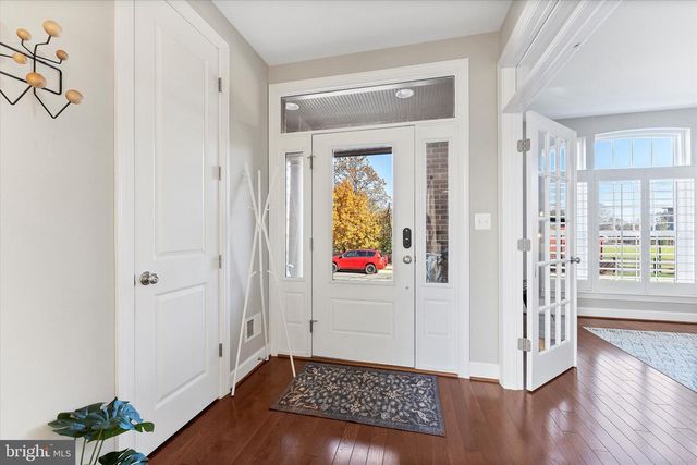 20433 SAVIN HILL DR, Ashburn, VA 20147