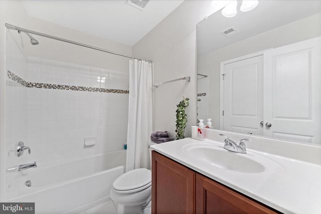 20433 SAVIN HILL DR, Ashburn, VA 20147