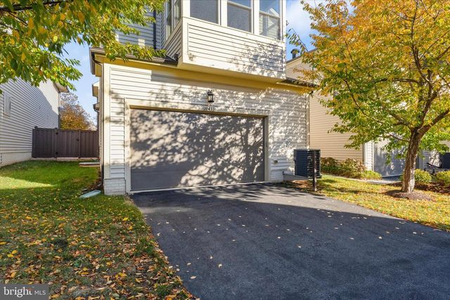 20433 SAVIN HILL DR, Ashburn, VA 20147