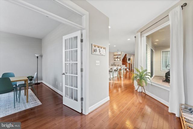 20433 SAVIN HILL DR, Ashburn, VA 20147