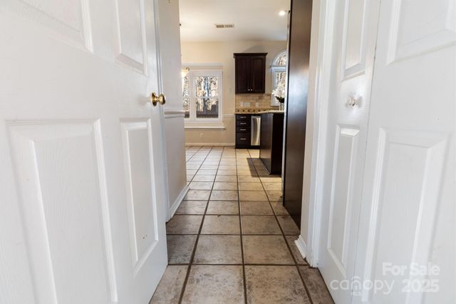 4806 Hickory Glen Drive, Matthews, NC 28105