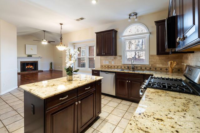 4806 Hickory Glen Drive, Matthews, NC 28105