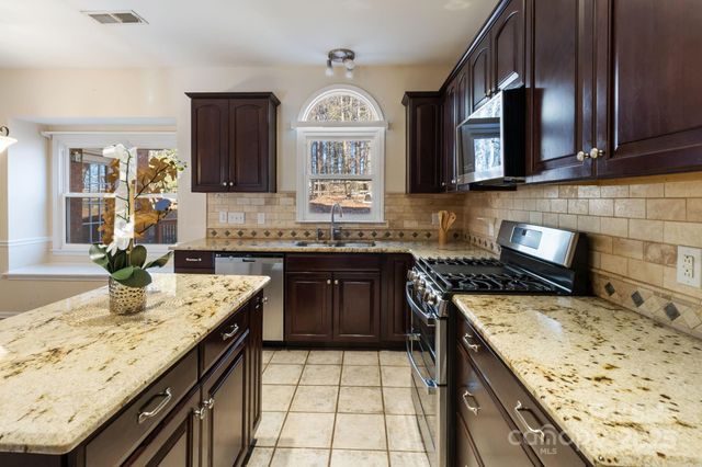 4806 Hickory Glen Drive, Matthews, NC 28105