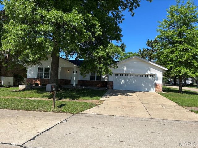 763 Wagon Ridge Drive, Fenton, MO 63026