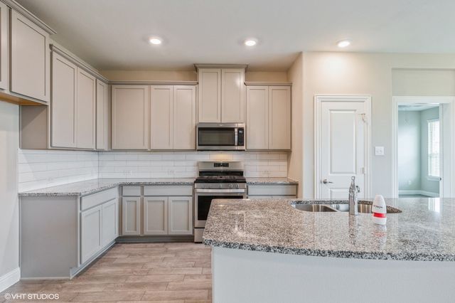 10709 Klondike Lane, Aubrey, TX 76227