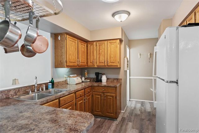 608 Autumn Drive, Flushing, MI 48433