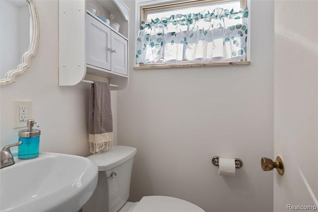 608 Autumn Drive, Flushing, MI 48433