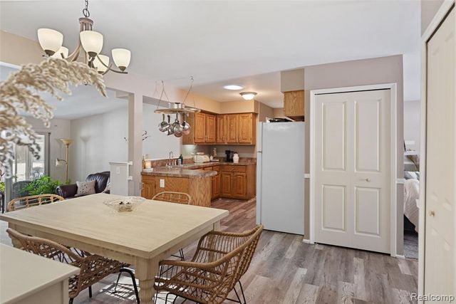 608 Autumn Drive, Flushing, MI 48433