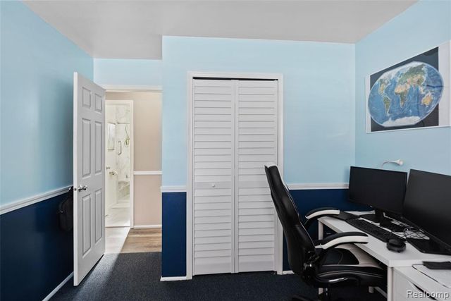 608 Autumn Drive, Flushing, MI 48433