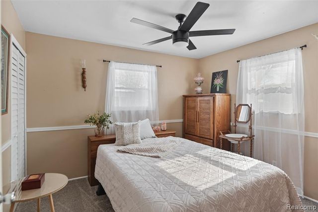 608 Autumn Drive, Flushing, MI 48433