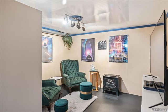 608 Autumn Drive, Flushing, MI 48433