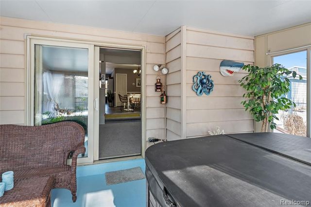 608 Autumn Drive, Flushing, MI 48433