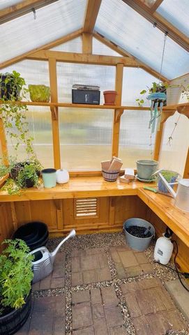 608 Autumn Drive, Flushing, MI 48433