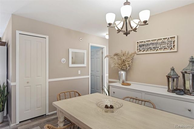 608 Autumn Drive, Flushing, MI 48433