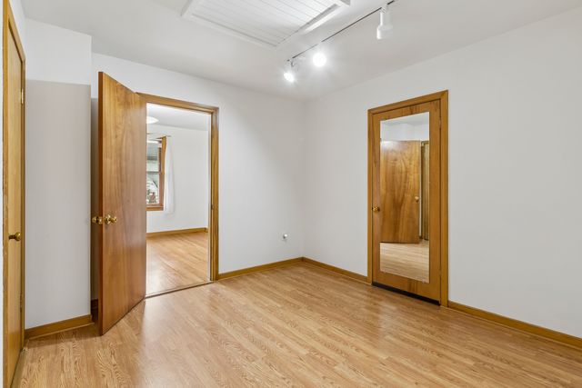 5228 N Ludlam Avenue, Chicago, IL 60630