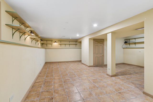 5228 N Ludlam Avenue, Chicago, IL 60630