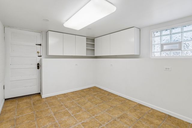 5228 N Ludlam Avenue, Chicago, IL 60630