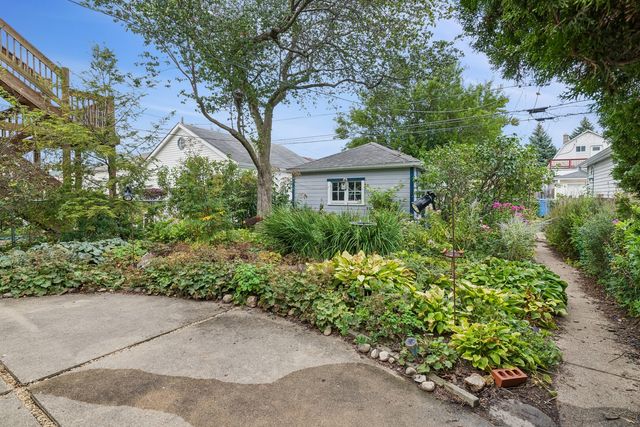 5228 N Ludlam Avenue, Chicago, IL 60630