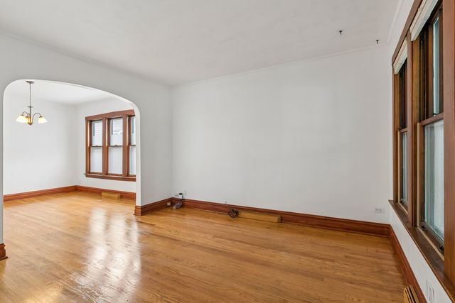 5228 N Ludlam Avenue, Chicago, IL 60630