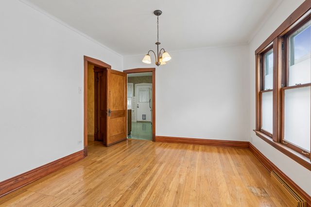5228 N Ludlam Avenue, Chicago, IL 60630