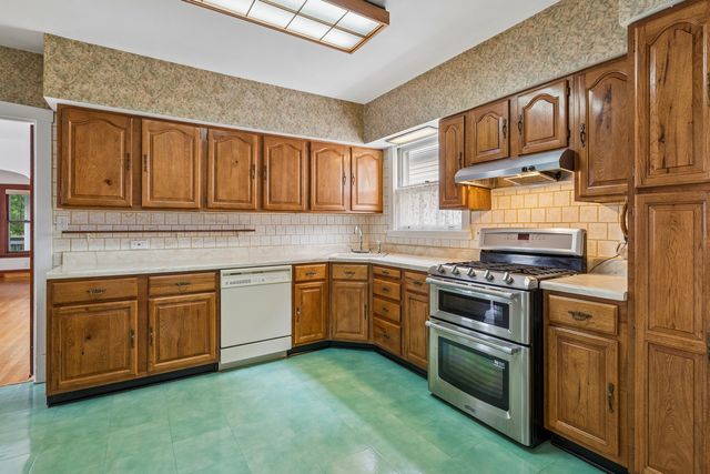 5228 N Ludlam Avenue, Chicago, IL 60630