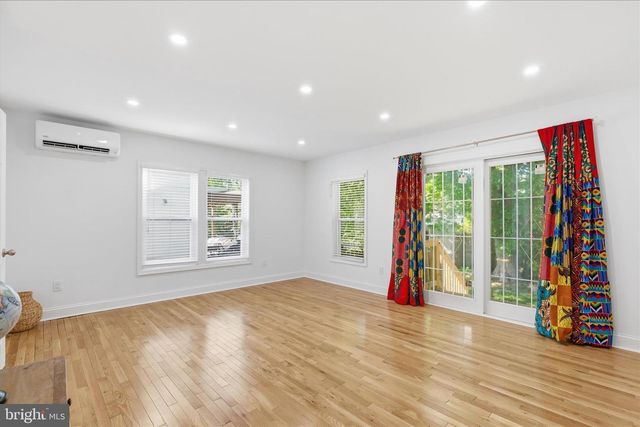 203 PEABODY ST NW, Washington, DC 20011