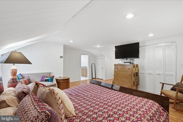 203 PEABODY ST NW, Washington, DC 20011