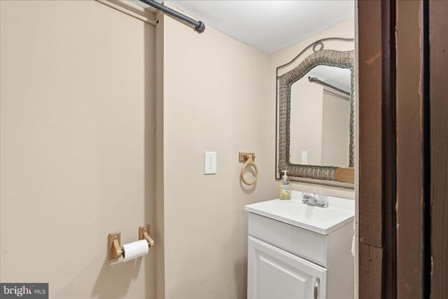 203 PEABODY ST NW, Washington, DC 20011