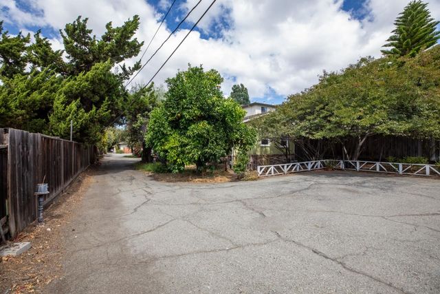 33 Church Street, Mountain View, CA 94041