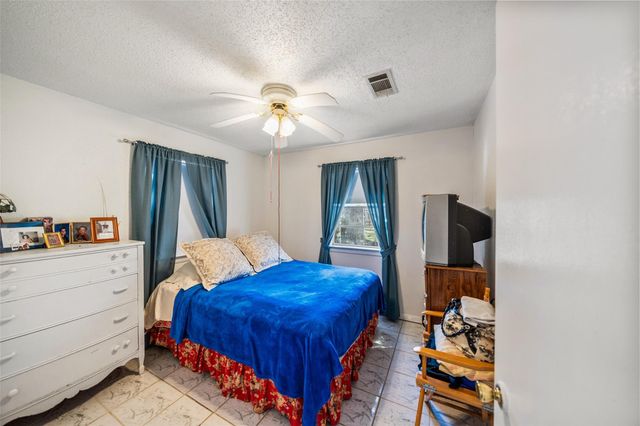 1227 Ave L, Santa Fe, TX 77510