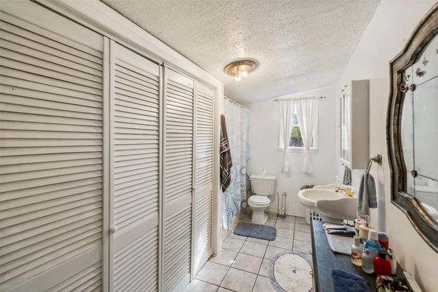 1227 Ave L, Santa Fe, TX 77510