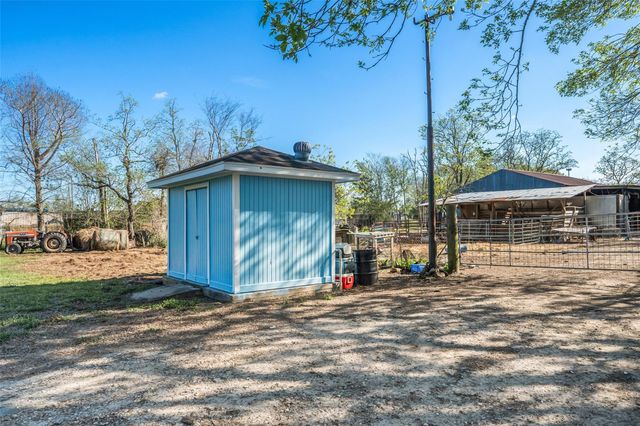 1227 Ave L, Santa Fe, TX 77510