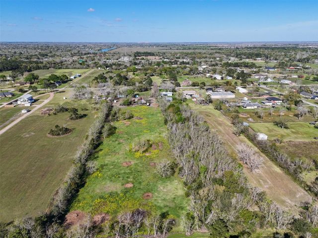 1227 Ave L, Santa Fe, TX 77510