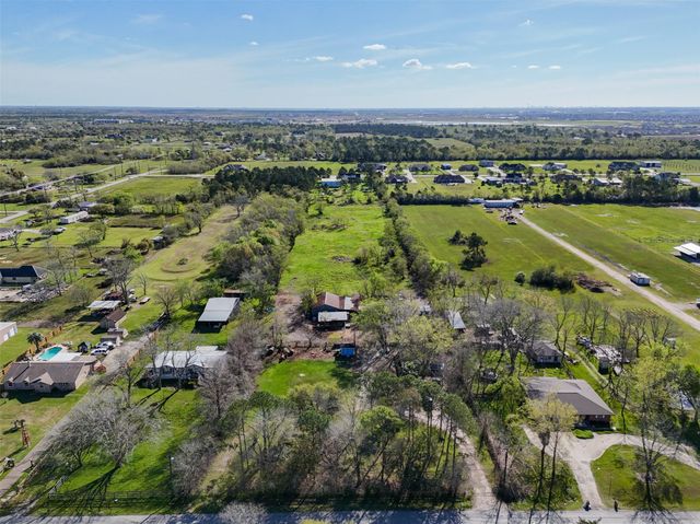 1227 Ave L, Santa Fe, TX 77510