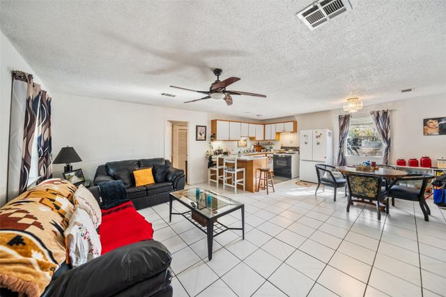 1227 Ave L, Santa Fe, TX 77510