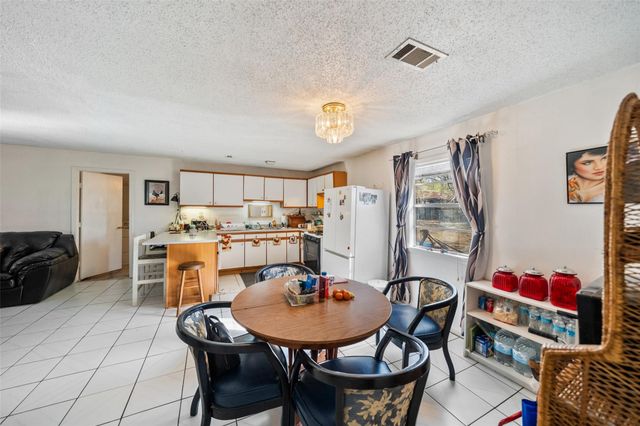 1227 Ave L, Santa Fe, TX 77510