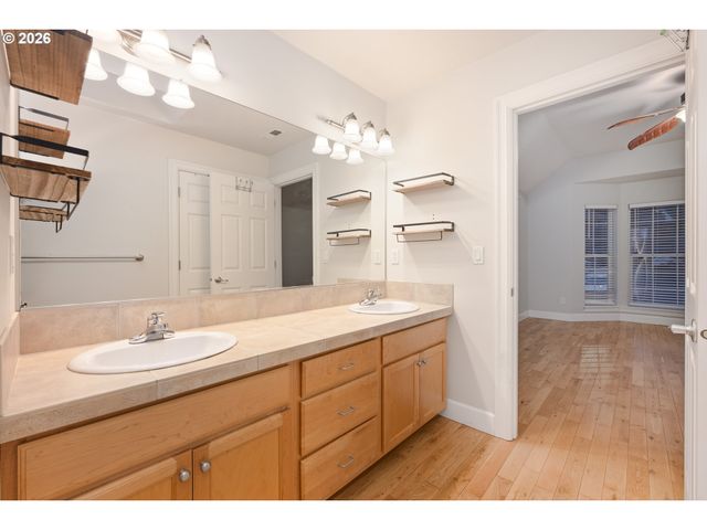 8503 Se 139TH Ct, Portland, OR 97236