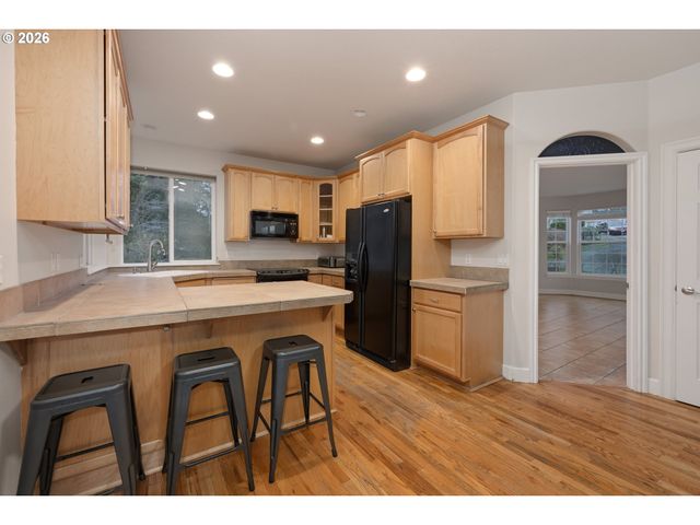 8503 Se 139TH Ct, Portland, OR 97236