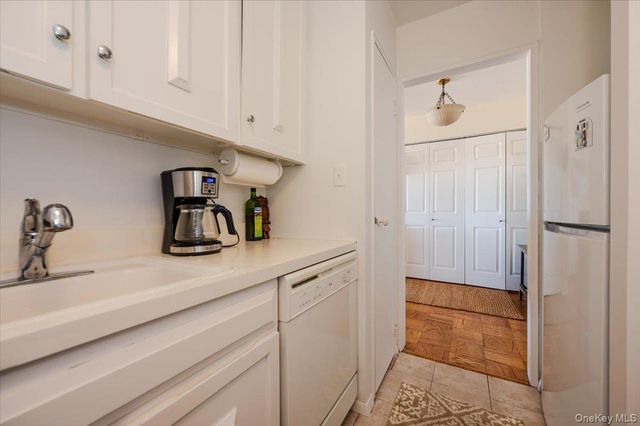 650 Shore Road 5P, Long Beach, NY 11561